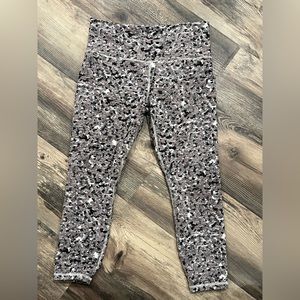 Athleta Women’s Textured Legging - Medium